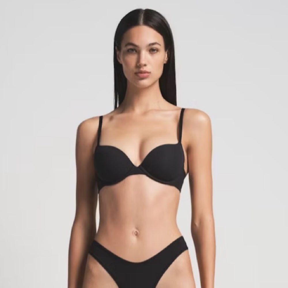 SKIMS FITS EVERYBODY PUSH UP BRA ❤️NWT❤️IN STORES❤️ONYX